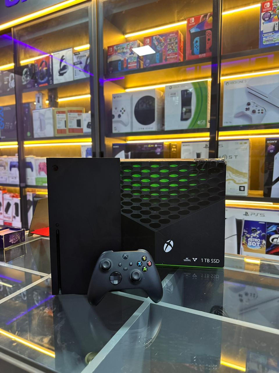 Xbox series x semi novo 1tb + bateria de brinde *FOTO DEMONSTRATIVA*