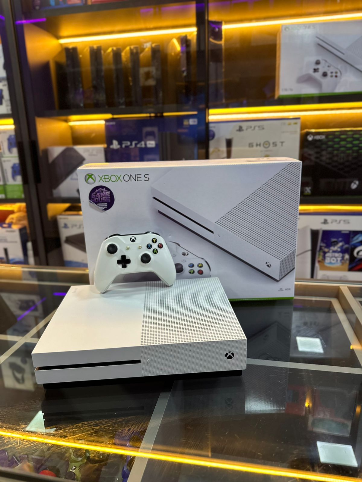 Xbox one s 1tb semi novo + 1 jogo de brinde *foto ilustrativa*
