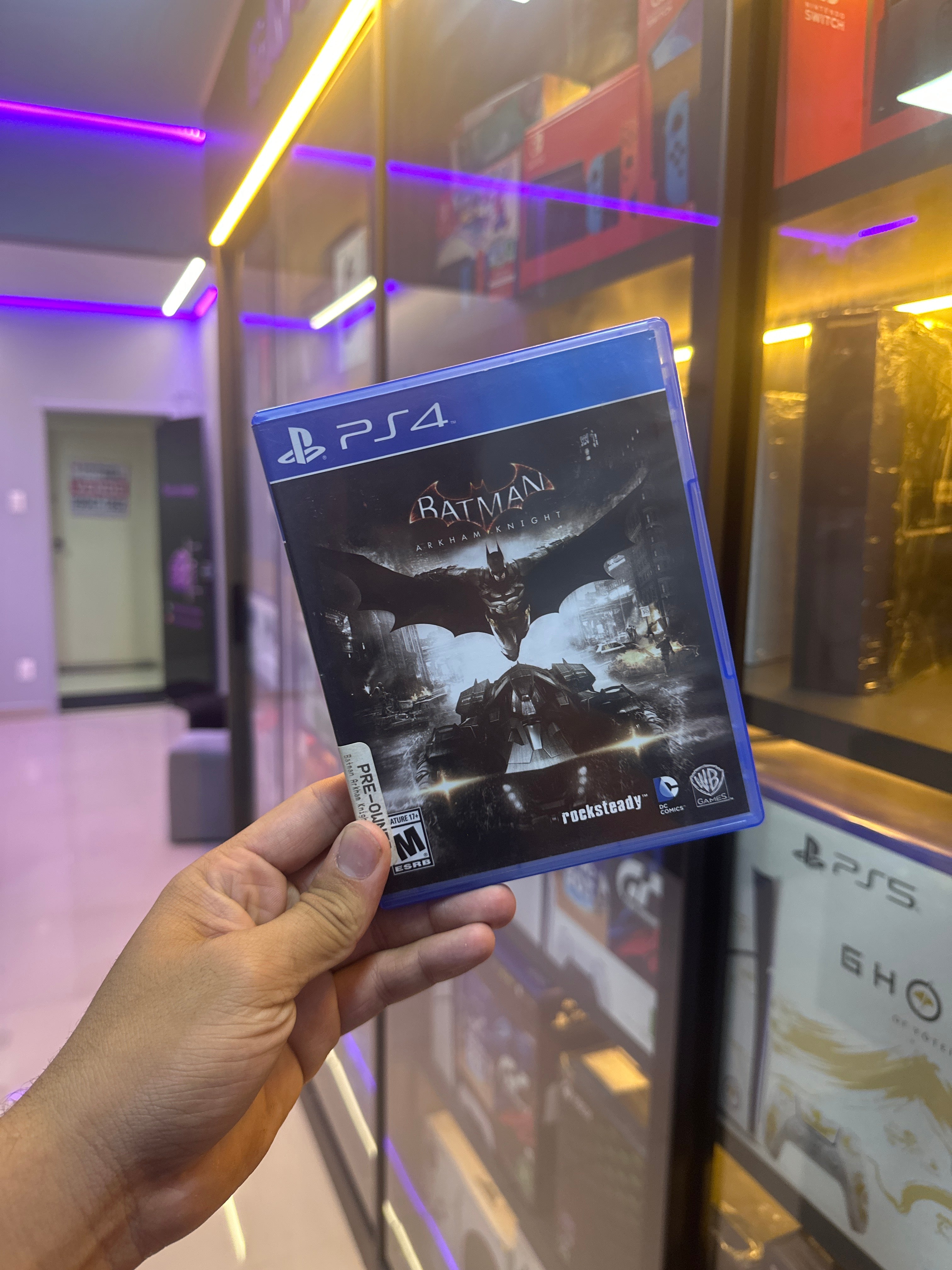 Batman: Arkham Knight Standard Edition PlayStation 4 (semi novo)