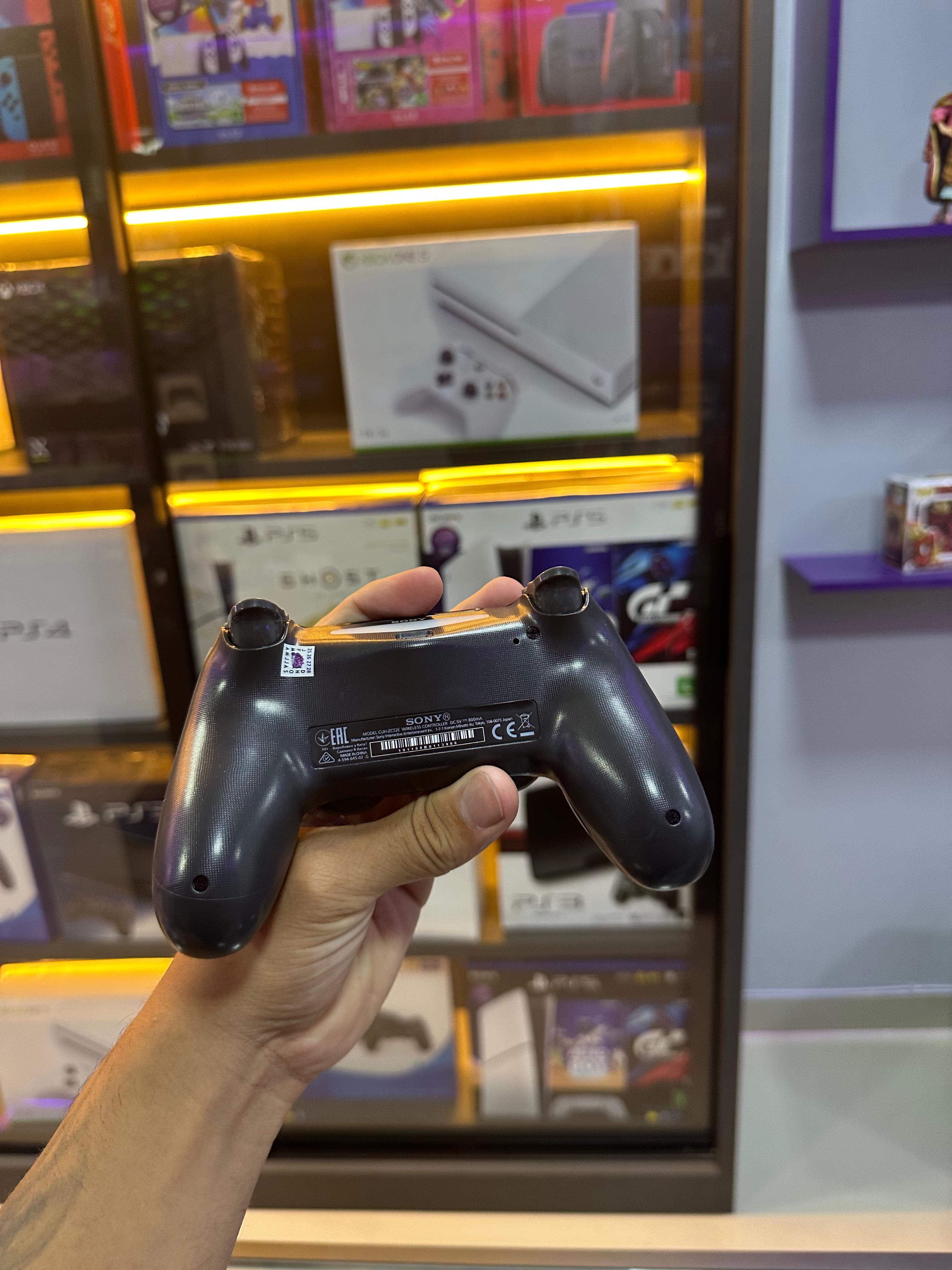 Playstation 4 slim 1tb semi novo + 2 controles + 1 jogo variavel * foto ilustrativa*